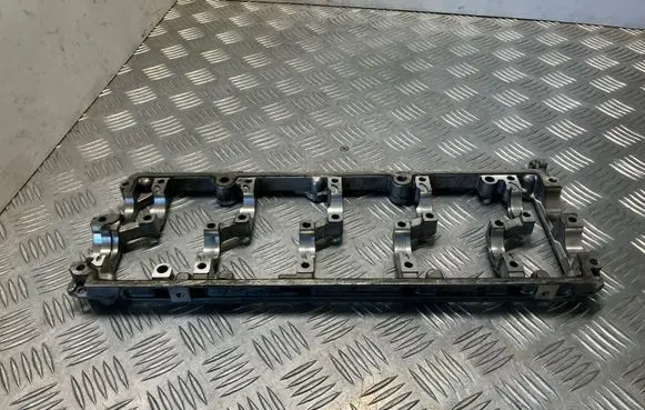 Volkswagen Golf VI Camshaft holder 03L103286