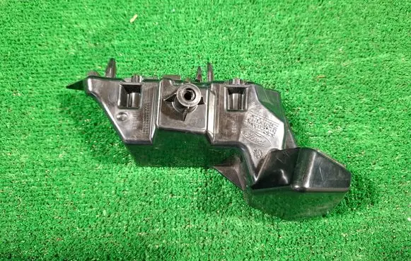 Ford Focus Front bumper mounting bracket JX7B17D959A