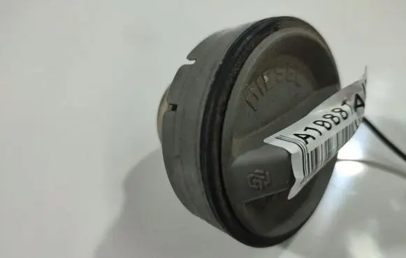 Toyota Avensis Verso Fuel tank filler cap 