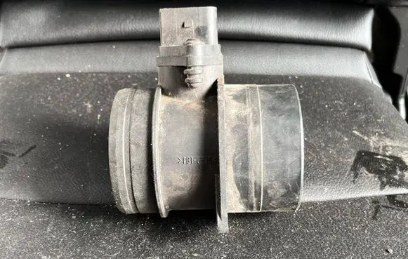 Audi A6 S6 C6 4F Mass air flow meter 0281002461 074906461B