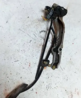 KIA Carens I Accelerator throttle pedal 0281002470 3519027000 090402243