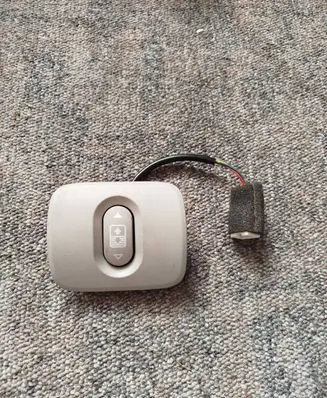 Nissan Qashqai+2 Sunroof switch 2Y07MD