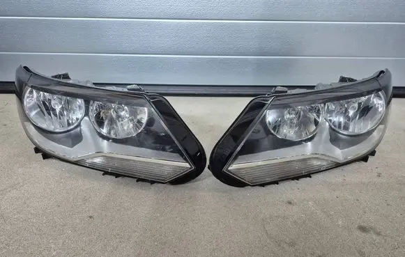 Volkswagen Tiguan Headlights/headlamps set 5N1941005 5N1941006 01074901000192