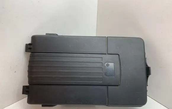 Volkswagen PASSAT B6 Battery box tray cover/lid 1K0915443A