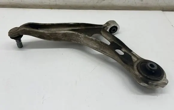 Front lower control arm/wishbone