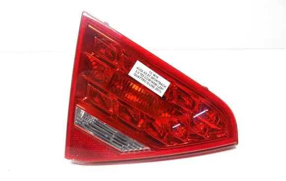 Tailgate rear/tail lights