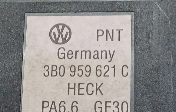 Volkswagen PASSAT B5 Windscreen/window heater switch 3B0959621C