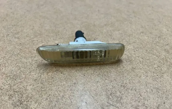 BMW 3 E46 Front fender indicator light 63138370719 8370719