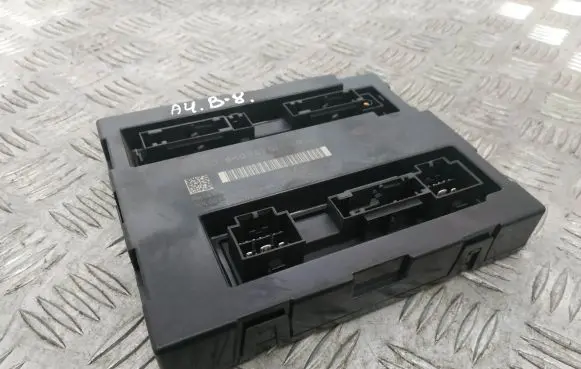 Audi A4 S4 B8 8K Central body control module 8K0907064GB