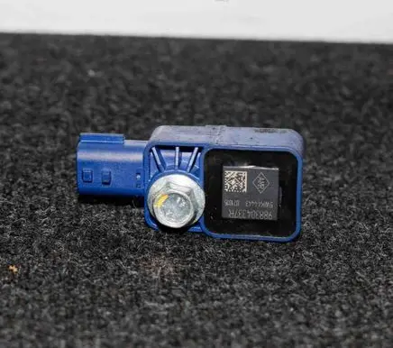 Dacia Sandero Airbag deployment crash/impact sensor 988304337R5WK44443
