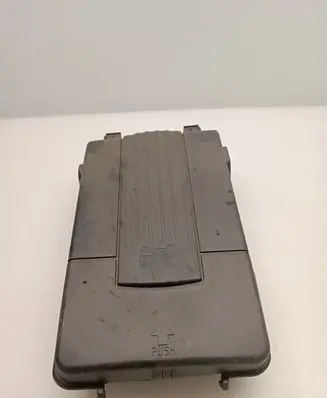 Audi A3 S3 8P Battery box tray cover/lid 3C0915443A