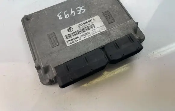 Volkswagen Polo Engine control unit/module ECU 03D906032C