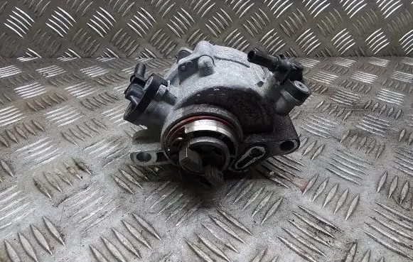 Peugeot 3008 II Vacuum pump 9804021880