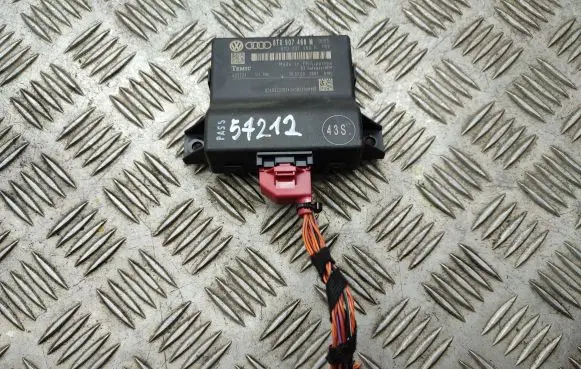 Audi A4 S4 B8 8K Gateway control module 8T0907468M