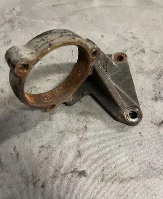 Nissan X-Trail T30 Driveshaft support bearing bracket