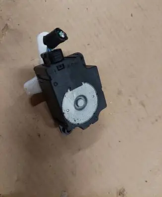 Nissan Note (E11) Air flap motor/actuator T1007781T 1000092011 1710111A