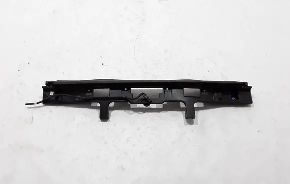 Rear bumper mounting bracket