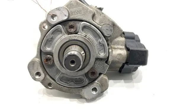 Volkswagen Polo V 6R Fuel injection high pressure pump 03P130755