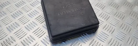 KIA Ceed Fuse box cover