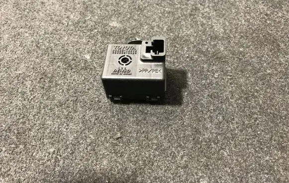 Lexus GS 300 350 430 450H Sensor 8665248010 0689003980