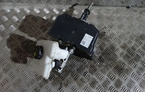 Porsche Cayenne (9Y0 9Y3) Brake booster 9Y0614105P
