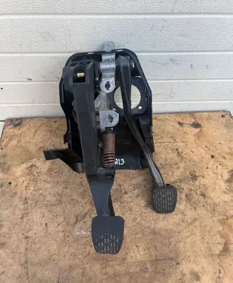 Mercedes-Benz CLK A209 C209 Brake pedal A2112910401 80419