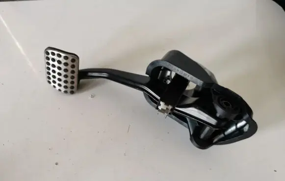 Mercedes-Benz CLS W257 Brake pedal A2052920415