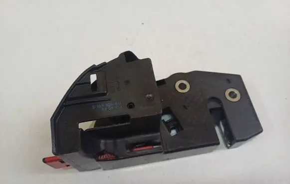 Skoda Octavia Mk2 (1Z) Seat back rest lock catch 1K0885681E 1K0.885.681.E