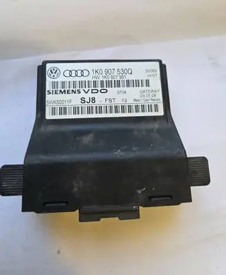 Audi A3 S3 8L Gateway control module 1K0907530Q 1K0907951 5WK50011F