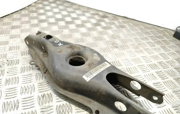 Mercedes-Benz C W204 Rear upper control arm/wishbone 2043502908 1706190 271112