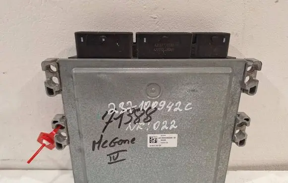 Renault Megane IV Engine control unit/module 237100942S