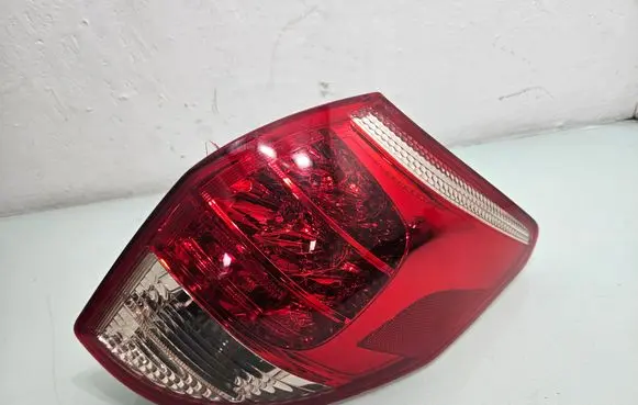 Toyota RAV 4 (XA30) Rear/tail lights