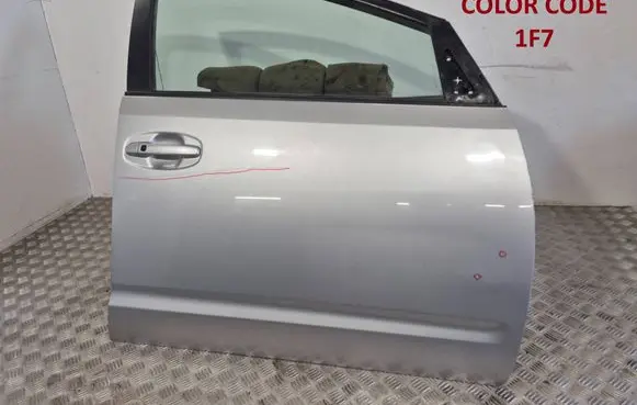 Toyota Prius (XW20) Front door 