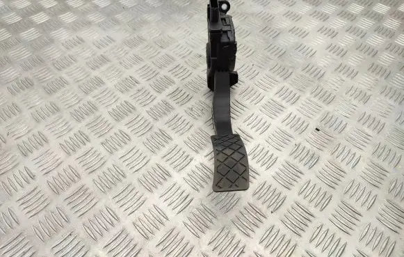 Audi A4 S4 B8 8K Accelerator throttle pedal 8K1721523A