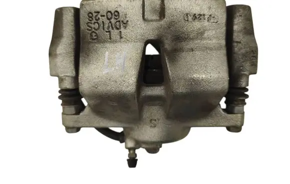 Toyota Camry VIII XV70 Front brake caliper