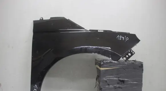 Fiat 500E Fender mounting bracket
