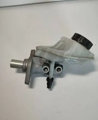 Volvo XC60 Master brake cylinder 03350885571 03350885561 X169W9