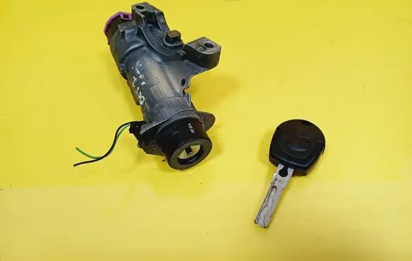 Skoda Octavia Mk1 (1U) Ignition lock 4B0905851C