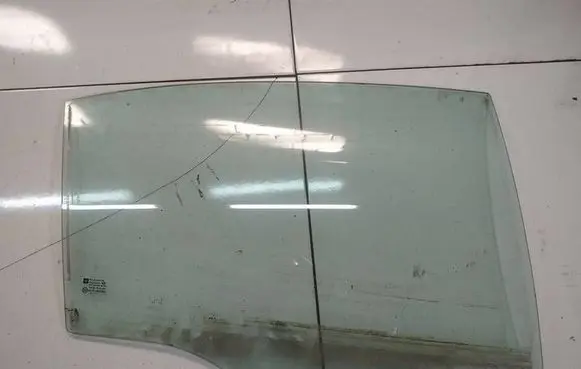 Opel Vectra C Rear door window glass as2