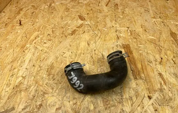 Mercedes-Benz C W205 Engine coolant pipe/hose A2742002982