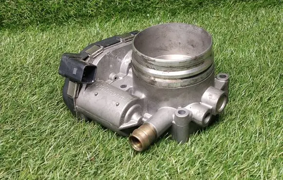 BMW 5 F10 F11 Throttle valve 7597871 1354759787101 A2C53356724