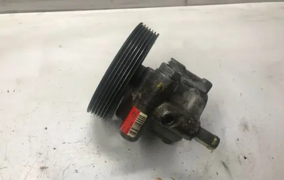 Volvo S40, V40 Power steering pump 8200071050 26083376RV