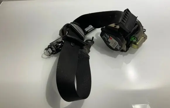 Mercedes-Benz E W211 Front seatbelt 2118605185 040418 A2118605185