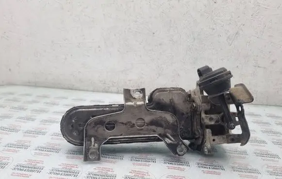 Volkswagen Golf Plus EGR valve cooler 038131513AD