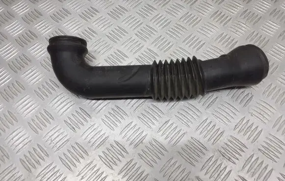 Ford Fusion Air intake hose/pipe 2S61-9R504-FA
