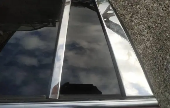 Chrysler Pacifica Rear vent window glass 