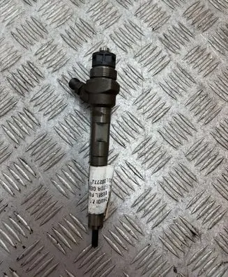 Audi A4 S4 B8 8K Fuel injector 03L130277J