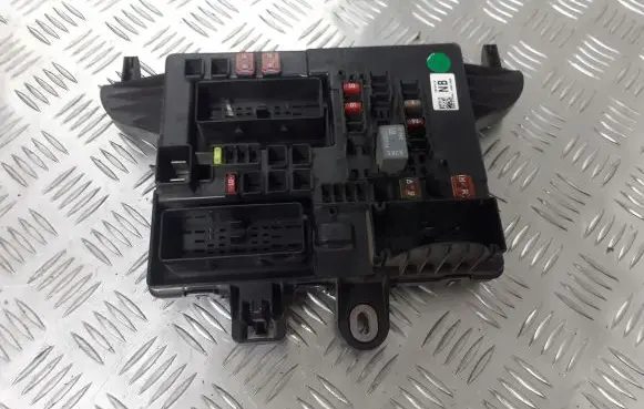 Opel Insignia A Fuse box set 13277318