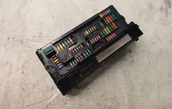 BMW 5 F10 F11 Fuse module 61149252815 61149234421 61149210861