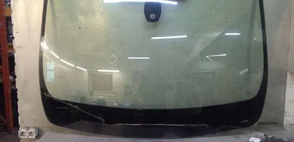 Renault Trafic III (X82) Front windscreen/windshield window 